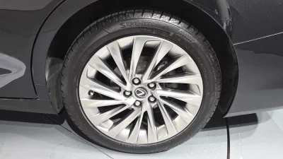 Lexus ES300h