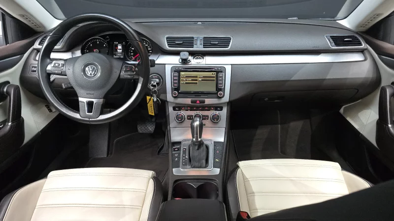 Volkswagen PASSAT CC