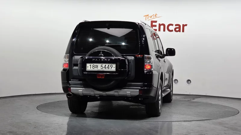 Mitsubishi PAJERO