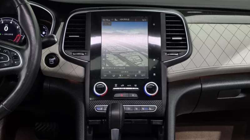 Renault SM6