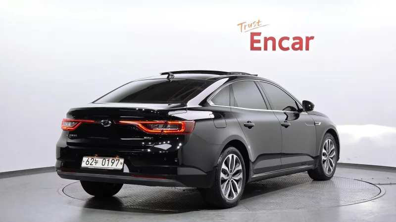 Renault SM6