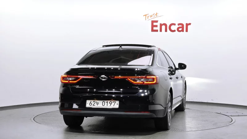 Renault SM6