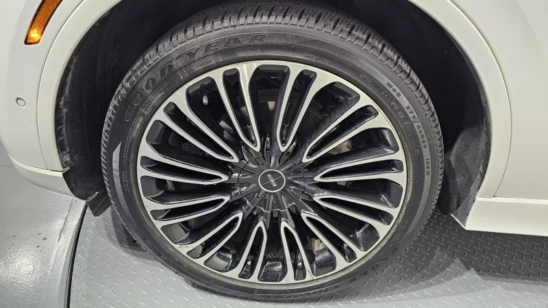 Lincoln Aviator