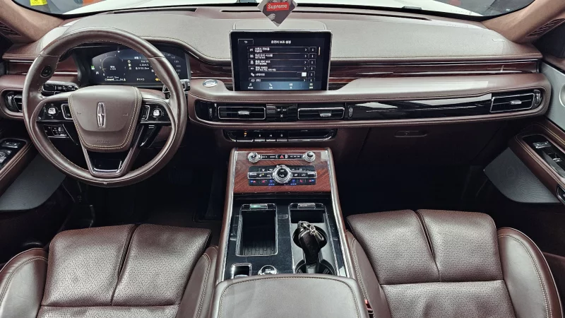 Lincoln Aviator