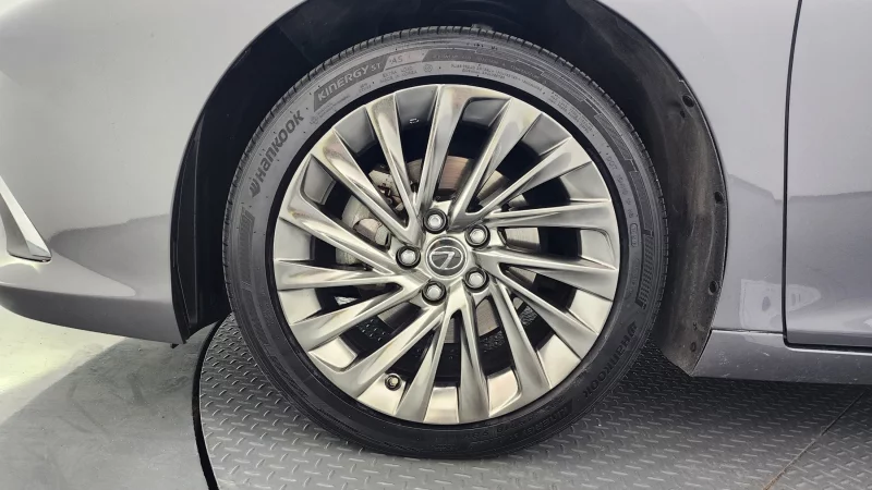 Lexus ES300h