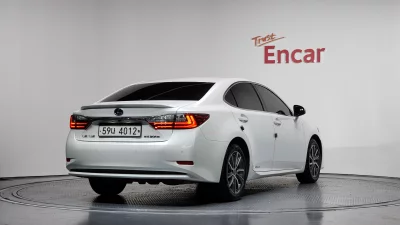 Lexus ES300h