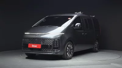 Hyundai Staria