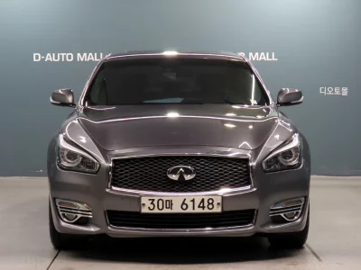Infiniti Q70