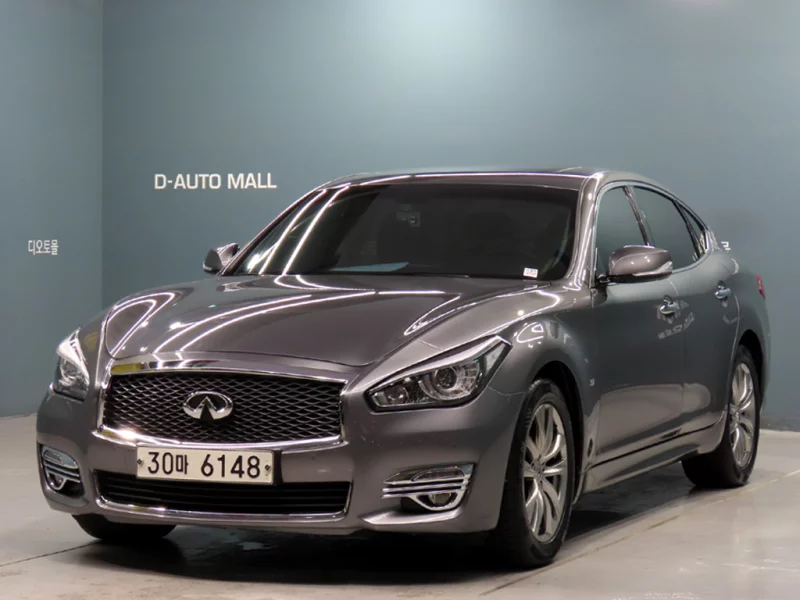 Infiniti Q70