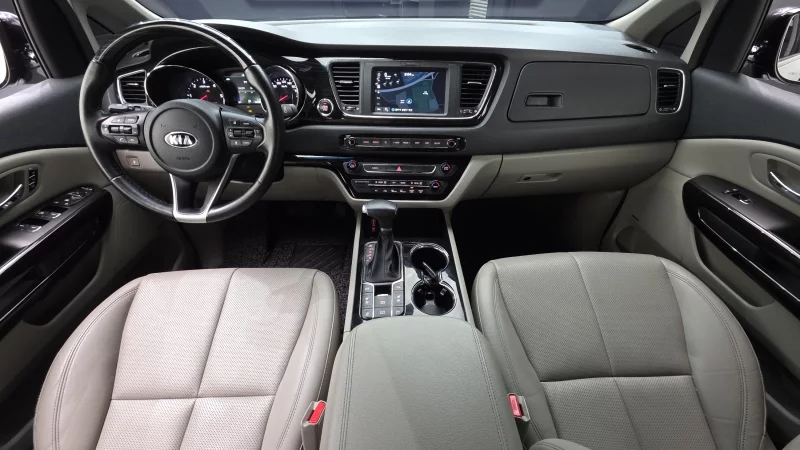 Kia Carnival