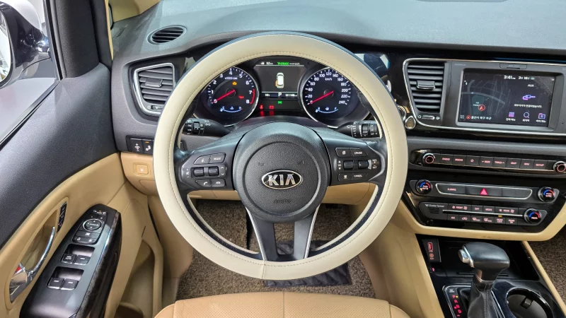Kia Carnival