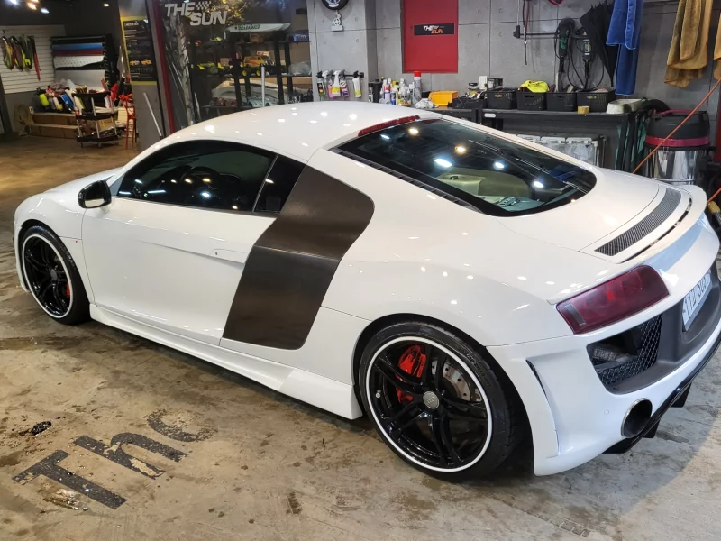 Audi R8
