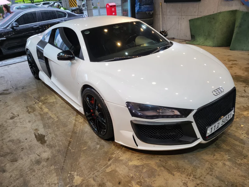 Audi R8