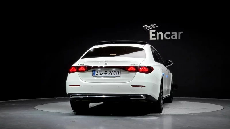 Mercedes-Benz E-Class