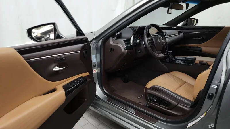 Lexus ES300h