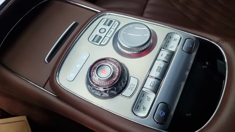 Genesis G90