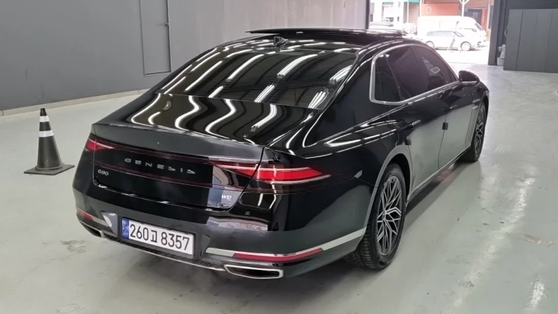 Genesis G90