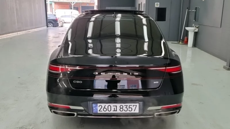 Genesis G90