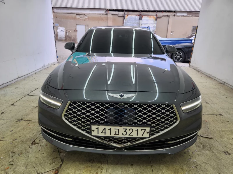 Genesis G90