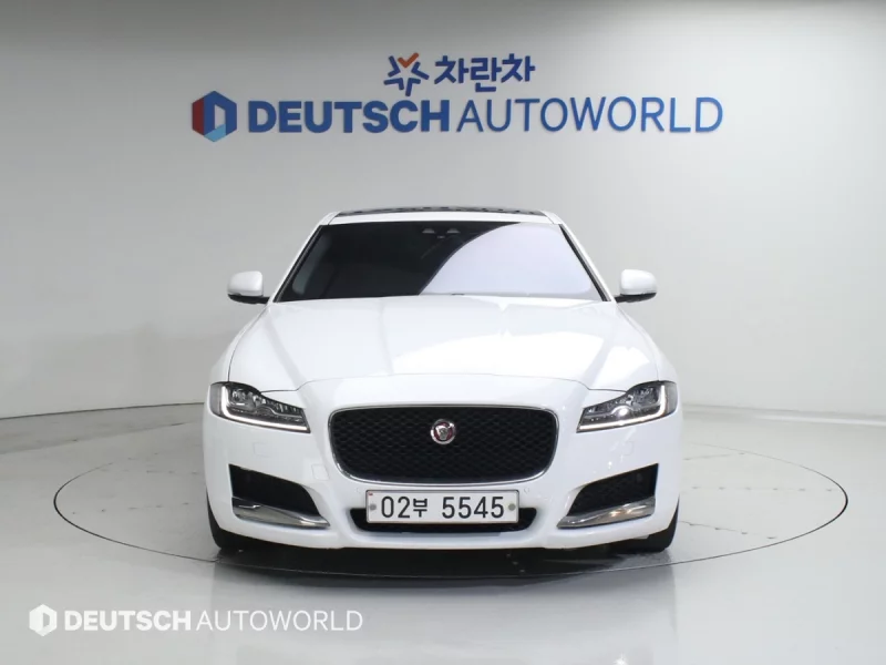 Jaguar XF