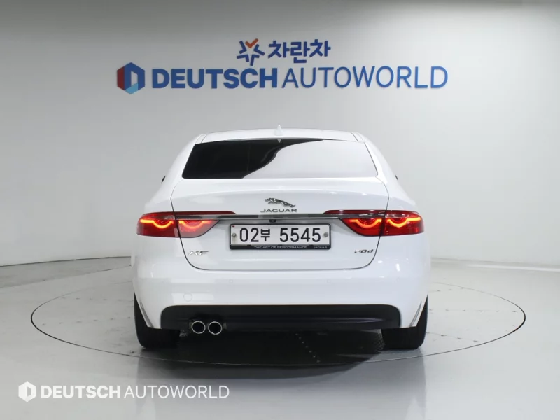 Jaguar XF