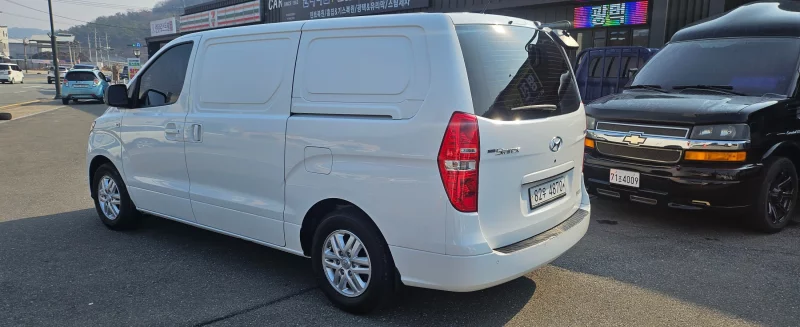 Hyundai Starex