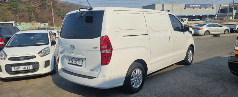Hyundai Starex