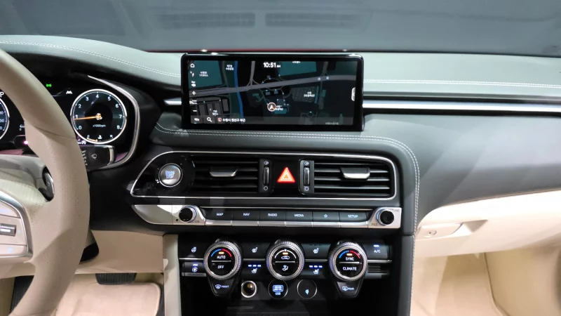Genesis G70