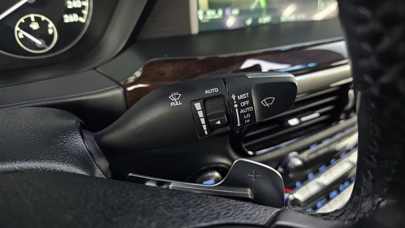 Genesis EQ900