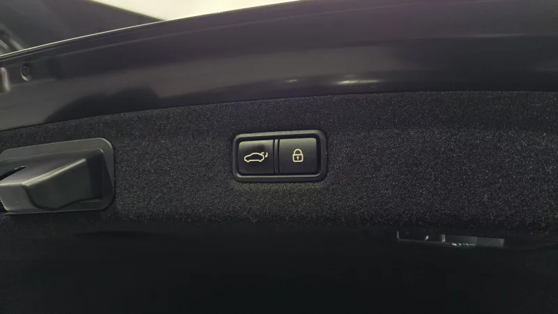 Genesis EQ900