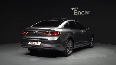 Renault SM6