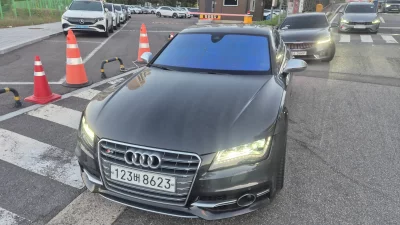 Audi S7