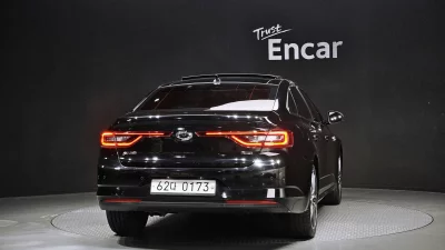 Renault SM6