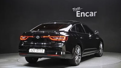 Renault SM6