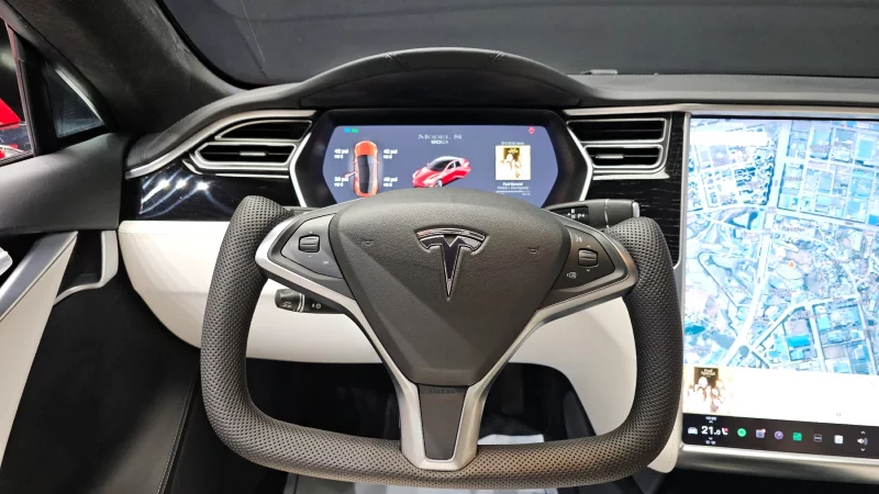 Tesla MODEL S