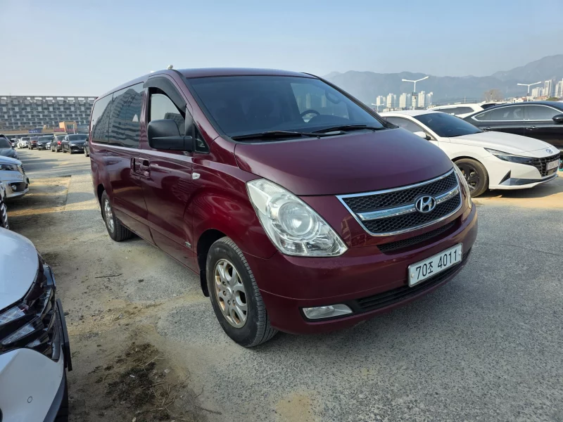 Hyundai Starex