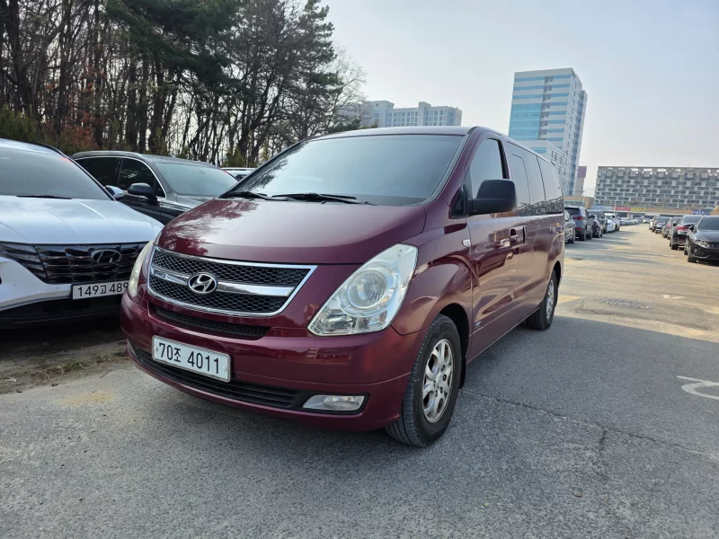 Hyundai Starex