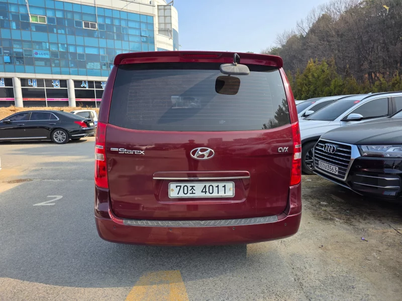 Hyundai Starex