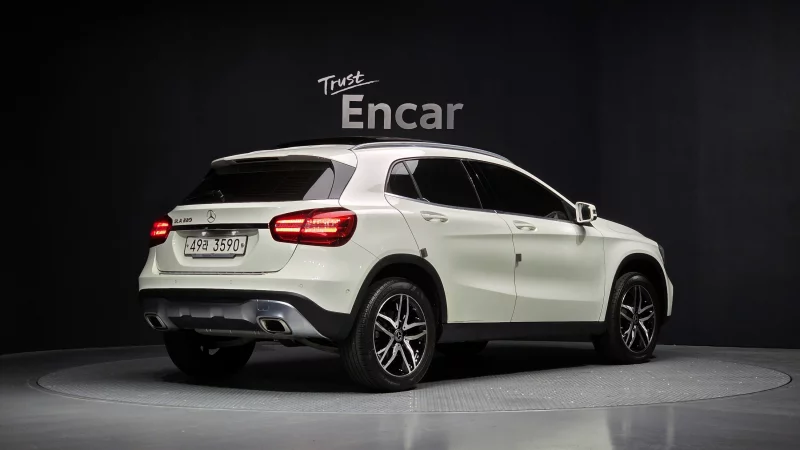 Mercedes-Benz GLA-Class