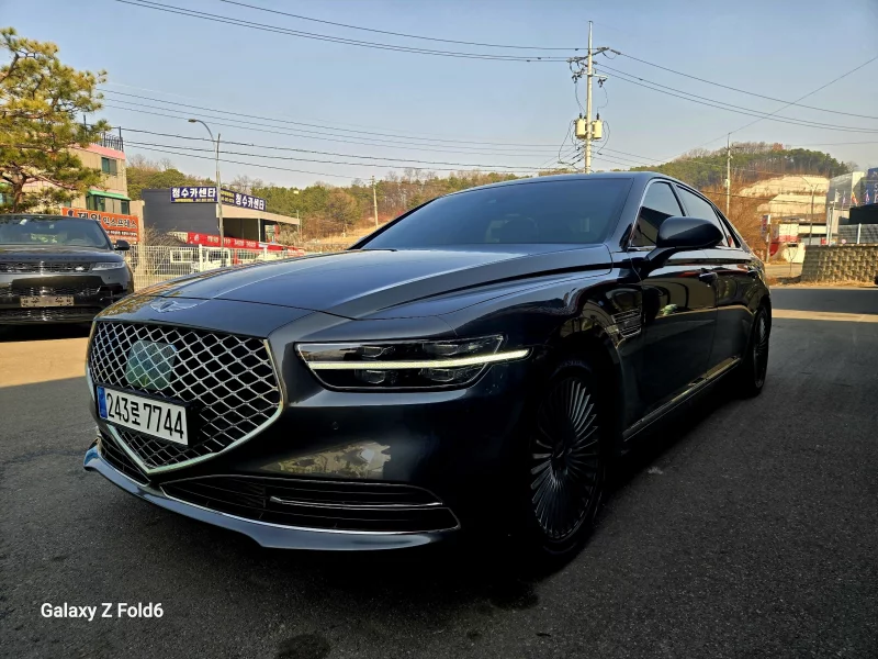 Genesis G90