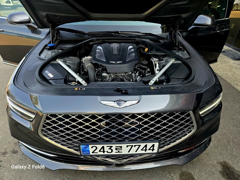 Genesis G90