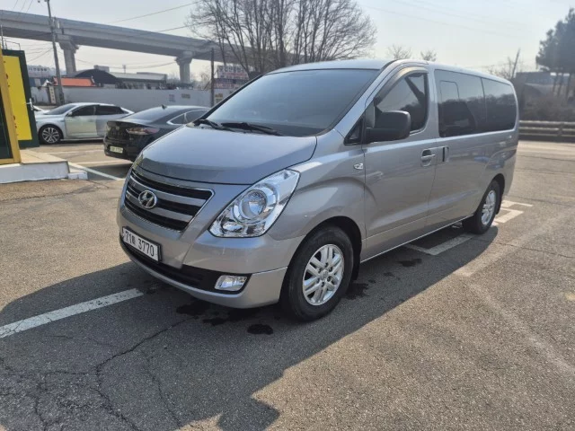 Hyundai Starex