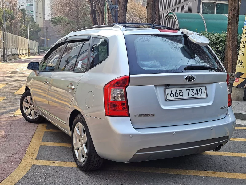 Kia Carens