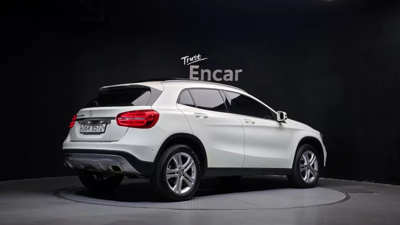 Mercedes-Benz GLA-Class