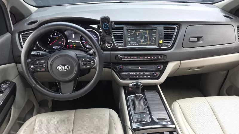 Kia Carnival