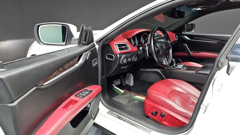 Maserati Ghibli