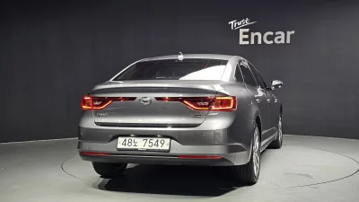 Renault SM6