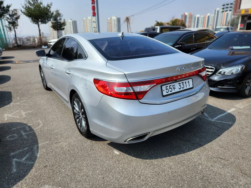 Hyundai Grandeur