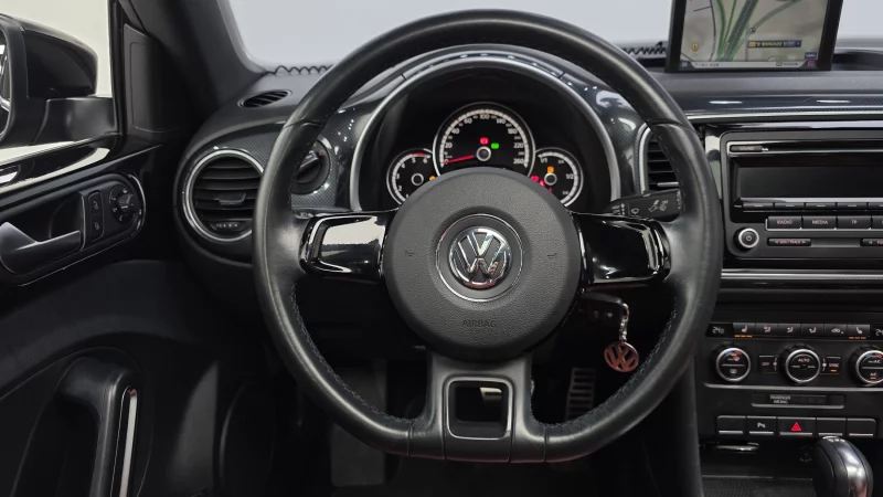 Volkswagen BEETLE