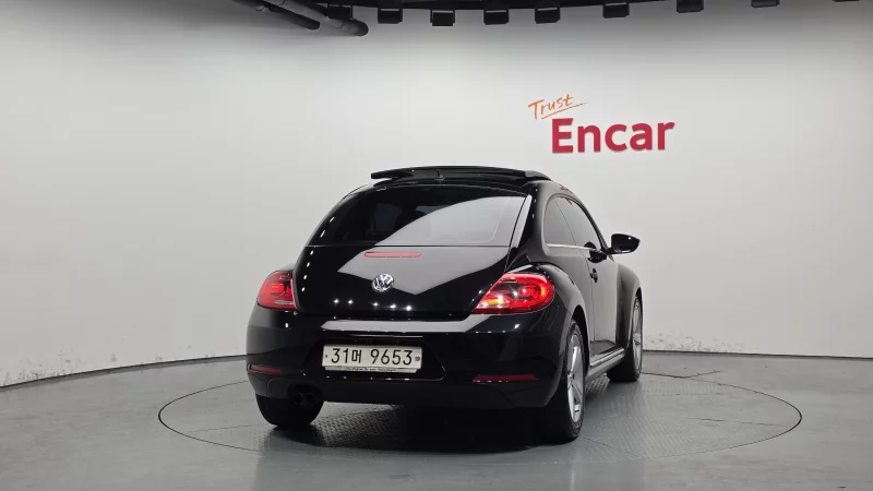Volkswagen BEETLE